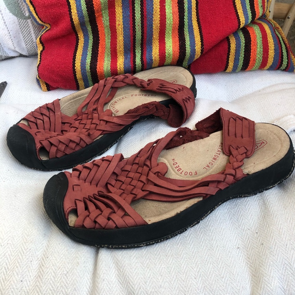 Keen Huarache red size 7.5